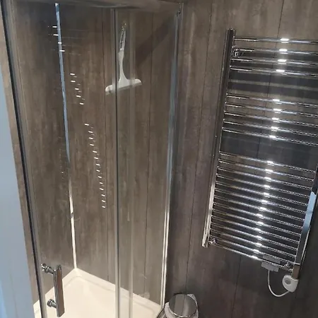 בית הארחה Greystones וויטבי